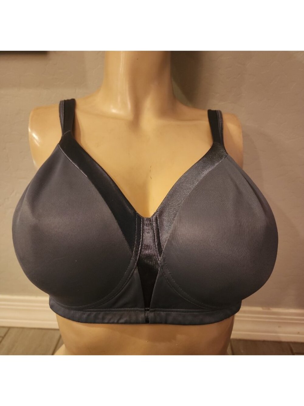 playtex 18 hour bra 42C Private Jet Silver Wireless Unlined 4803
